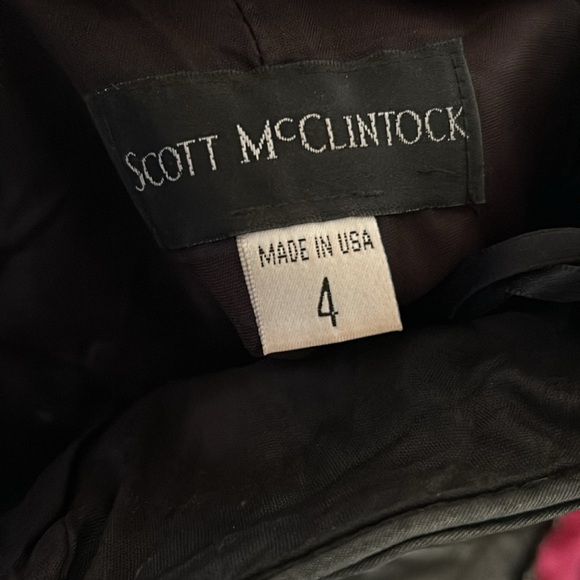 Beautiful greyish black dress. It is a stunner! Needs to be dry cleaned - Picture 6 of 6